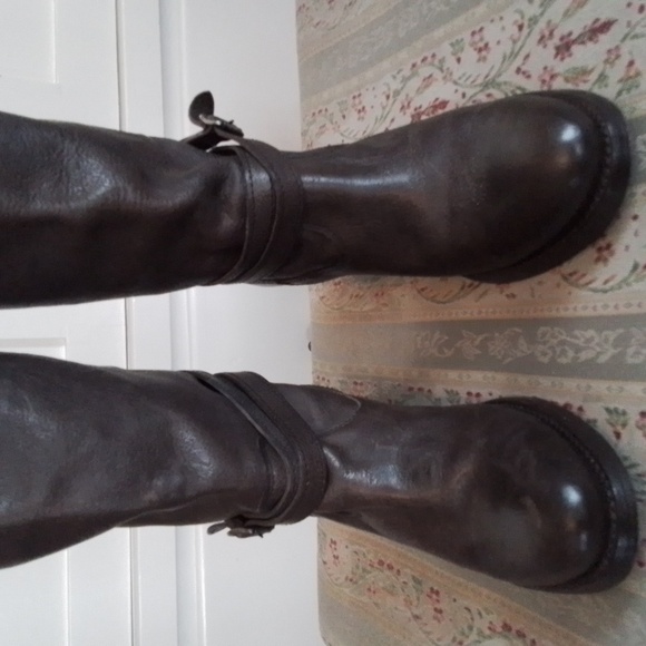 FRYE GENUINE LEATHER BOOTS - Picture 3 of 10